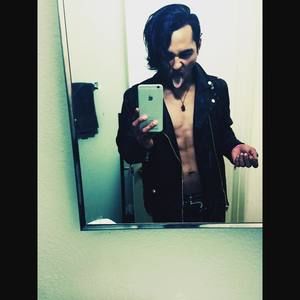 Meet your Posher, Akua